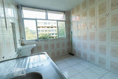 Apartamento à venda com 56m², 2 quartos e 1 vaga Apartamento à venda com 56m², 2 quartos e 1 vagaCozinha e Área de Serviço