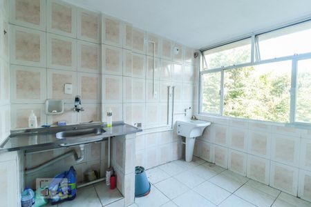 Apartamento à venda com 56m², 2 quartos e 1 vaga Apartamento à venda com 56m², 2 quartos e 1 vagaCozinha e Área de Serviço