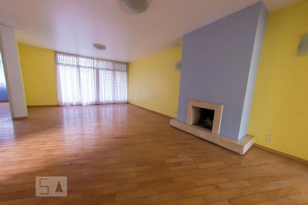 Sala de casa para alugar com 4 quartos, 305m² em Sumaré, São Paulo