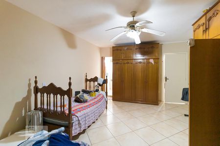 Casa à venda com 440m², 5 quartos e 8 vagasSuíte