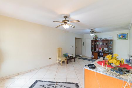 Sala de casa à venda com 5 quartos, 440m² em Vila Carmosina, São Paulo