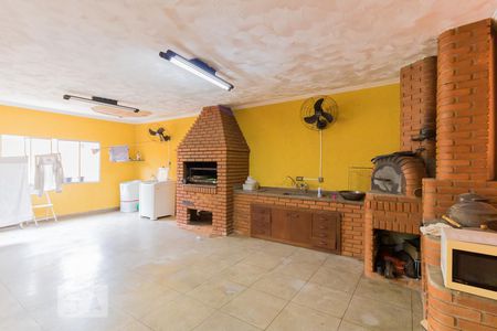 Casa à venda com 440m², 5 quartos e 8 vagasSalão