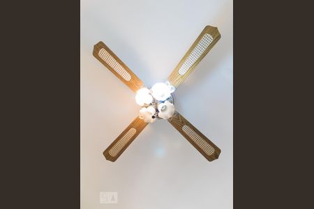 Detalhe Sala de casa à venda com 5 quartos, 440m² em Vila Carmosina, São Paulo