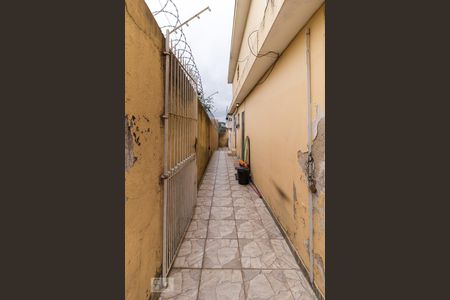 Casa à venda com 440m², 5 quartos e 8 vagasCorredor lateral