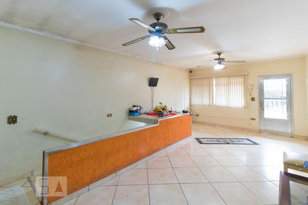 Sala de casa à venda com 5 quartos, 440m² em Vila Carmosina, São Paulo