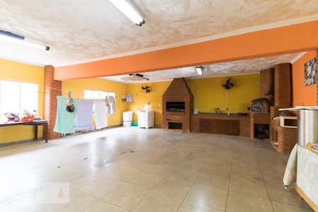 Casa à venda com 440m², 5 quartos e 8 vagasSalão