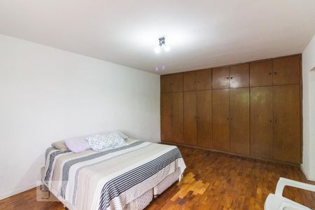 Casa para alugar com 197m², 4 quartos e 2 vagasSuite