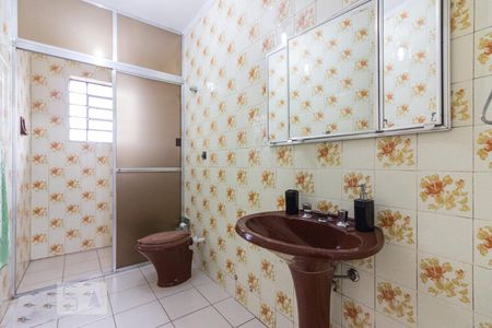 Banheiro Social de casa à venda com 4 quartos, 197m² em Vila Carbone, São Paulo