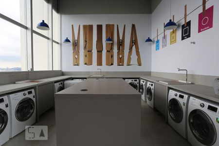 Studio para alugar com 34m², 1 quarto e 1 vaga Studio para alugar com 34m², 1 quarto e 1 vagaLavanderia