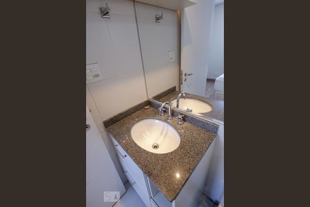 Banheiro Suíte de apartamento para alugar com 3 quartos, 70m² em Água Branca, São Paulo