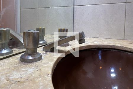 Apartamento para alugar com 74m², 3 quartos e 2 vagas Apartamento para alugar com 74m², 3 quartos e 2 vagasBanheiro