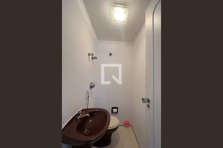 Lavabo de apartamento para alugar com 3 quartos, 74m² em Moema, São Paulo