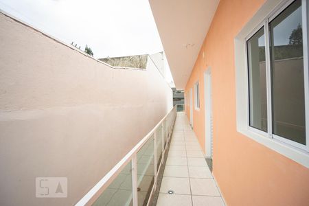 Corredor externo primeiro andar de casa para alugar com 1 quarto, 20m² em Vila Formosa, São Paulo