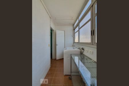 Apartamento para alugar com 160m², 3 quartos e 2 vagas Apartamento para alugar com 160m², 3 quartos e 2 vagasÁrea de serviço
