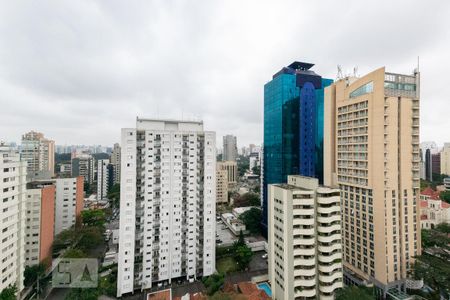 Apartamento à venda com 332m², 5 quartos e 3 vagas Apartamento à venda com 332m², 5 quartos e 3 vagasVista da Varanda