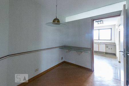 Apartamento à venda com 332m², 5 quartos e 3 vagas Apartamento à venda com 332m², 5 quartos e 3 vagasQuarto 4