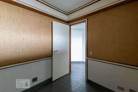 Apartamento à venda com 332m², 5 quartos e 3 vagas Apartamento à venda com 332m², 5 quartos e 3 vagasQuarto 5