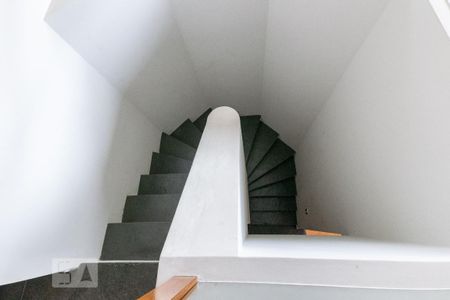 Apartamento à venda com 332m², 5 quartos e 3 vagas Apartamento à venda com 332m², 5 quartos e 3 vagasEscada