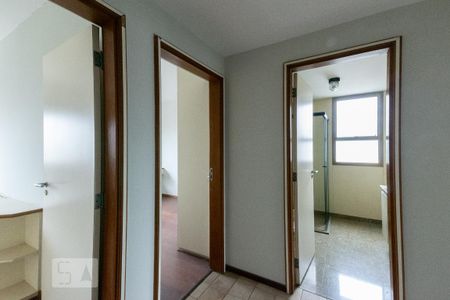 Apartamento à venda com 332m², 5 quartos e 3 vagas Apartamento à venda com 332m², 5 quartos e 3 vagasCorredor