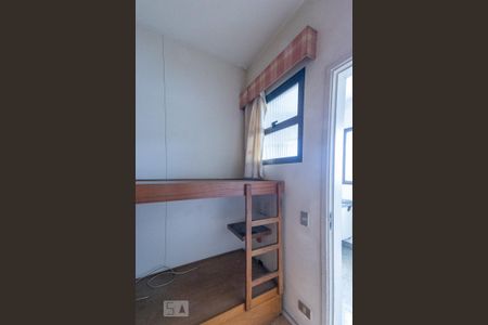 Apartamento à venda com 332m², 5 quartos e 3 vagas Apartamento à venda com 332m², 5 quartos e 3 vagasQuarto de Serviço