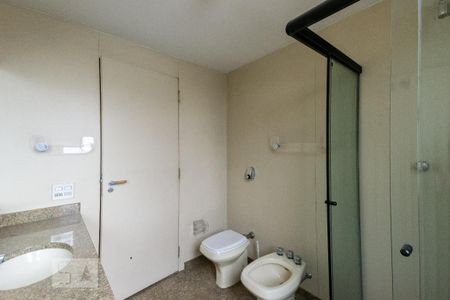 Apartamento à venda com 332m², 5 quartos e 3 vagas Apartamento à venda com 332m², 5 quartos e 3 vagasBanheiro 1