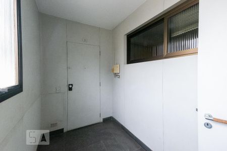 Apartamento à venda com 332m², 5 quartos e 3 vagas Apartamento à venda com 332m², 5 quartos e 3 vagasDepósito