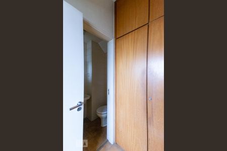 Apartamento à venda com 332m², 5 quartos e 3 vagas Apartamento à venda com 332m², 5 quartos e 3 vagasQuarto de Serviço