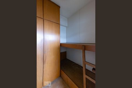 Apartamento à venda com 332m², 5 quartos e 3 vagas Apartamento à venda com 332m², 5 quartos e 3 vagasQuarto de Serviço