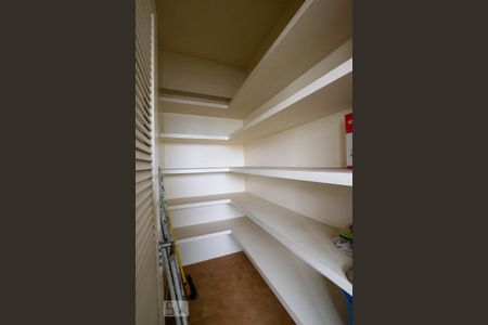 Apartamento à venda com 332m², 5 quartos e 3 vagas Apartamento à venda com 332m², 5 quartos e 3 vagasDespensa