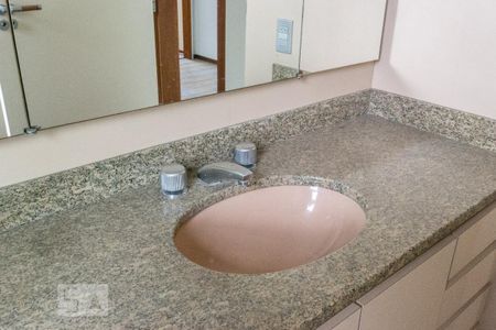 Apartamento à venda com 332m², 5 quartos e 3 vagas Apartamento à venda com 332m², 5 quartos e 3 vagasBanheiro da Suíte - Torneira