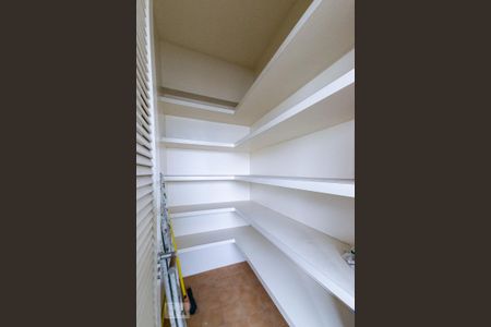 Apartamento à venda com 332m², 5 quartos e 3 vagas Apartamento à venda com 332m², 5 quartos e 3 vagasDespensa