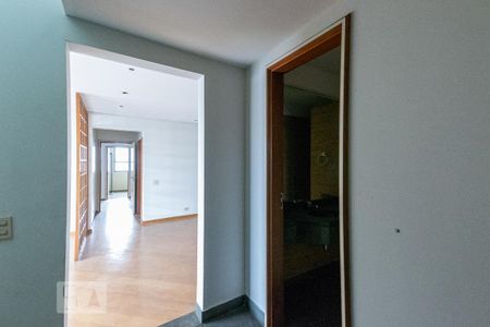 Apartamento à venda com 332m², 5 quartos e 3 vagas Apartamento à venda com 332m², 5 quartos e 3 vagasSaleta