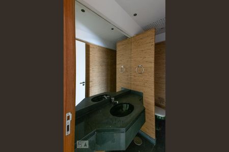 Apartamento à venda com 332m², 5 quartos e 3 vagas Apartamento à venda com 332m², 5 quartos e 3 vagasBanheiro 3
