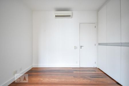 Apartamento à venda com 191m², 3 quartos e 3 vagasSuíte 2