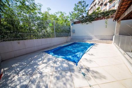 Apartamento para alugar com 65m², 2 quartos e 1 vaga Apartamento para alugar com 65m², 2 quartos e 1 vagaPiscina