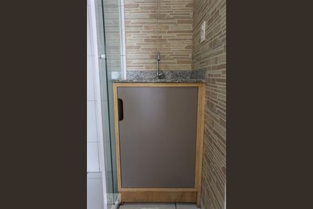 Banheiro de kitnet/studio à venda com 1 quarto, 29m² em República, São Paulo