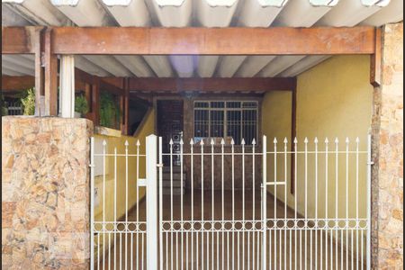 Casa à venda com 74m², 2 quartos e 1 vaga Casa à venda com 74m², 2 quartos e 1 vagaFachada