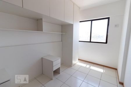 Quarto 2 de apartamento para alugar com 2 quartos, 62m² em Guará Ii, Brasília