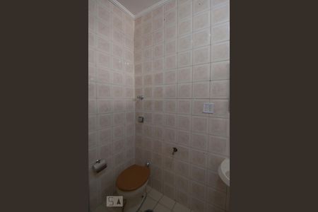 Banheiro de kitnet/studio para alugar com 1 quarto, 46m² em Santa Efigênia, São Paulo