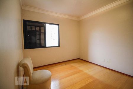 Apartamento para alugar com 140m², 3 quartos e 3 vagas Apartamento para alugar com 140m², 3 quartos e 3 vagasQuarto