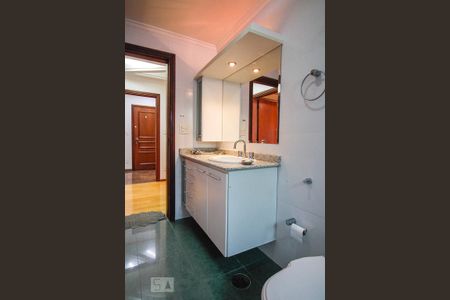 Apartamento para alugar com 140m², 3 quartos e 3 vagas Apartamento para alugar com 140m², 3 quartos e 3 vagasBanheiro