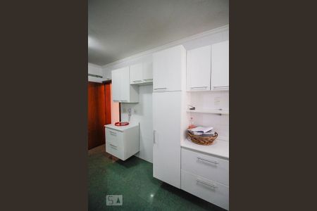 Apartamento para alugar com 140m², 3 quartos e 3 vagas Apartamento para alugar com 140m², 3 quartos e 3 vagasCozinha