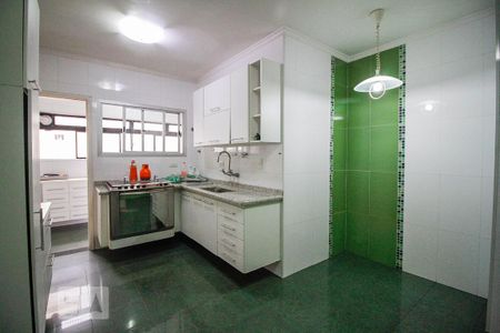 Apartamento para alugar com 140m², 3 quartos e 3 vagas Apartamento para alugar com 140m², 3 quartos e 3 vagasCozinha