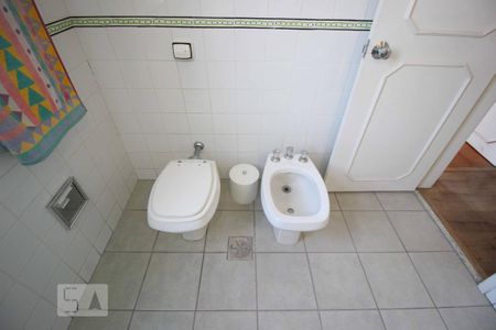 Apartamento para alugar com 235m², 4 quartos e 2 vagas Apartamento para alugar com 235m², 4 quartos e 2 vagasBanheiro Social