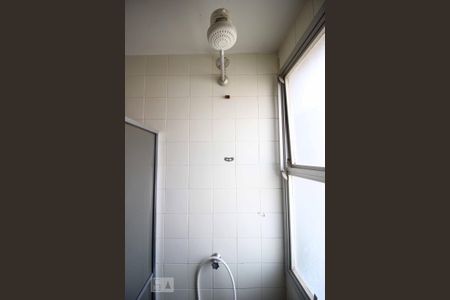 Apartamento para alugar com 235m², 4 quartos e 2 vagas Apartamento para alugar com 235m², 4 quartos e 2 vagasBanheiro de Serviço