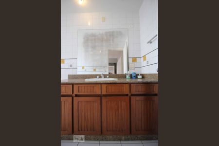 Apartamento para alugar com 235m², 4 quartos e 2 vagas Apartamento para alugar com 235m², 4 quartos e 2 vagasBanheiro Suíte