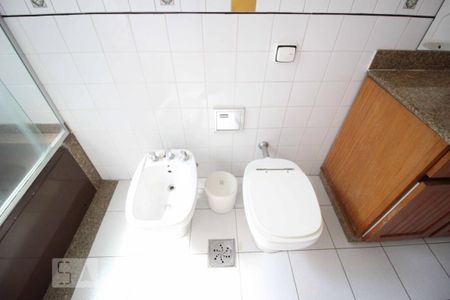 Apartamento para alugar com 235m², 4 quartos e 2 vagas Apartamento para alugar com 235m², 4 quartos e 2 vagasBanheiro Suíte