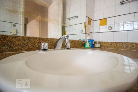 Apartamento para alugar com 235m², 4 quartos e 2 vagas Apartamento para alugar com 235m², 4 quartos e 2 vagasBanheiro Suíte
