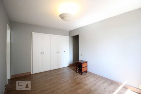 Apartamento para alugar com 235m², 4 quartos e 2 vagas Apartamento para alugar com 235m², 4 quartos e 2 vagasSuíte