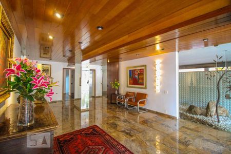 Apartamento para alugar com 235m², 4 quartos e 2 vagas Apartamento para alugar com 235m², 4 quartos e 2 vagasHall de Entrada